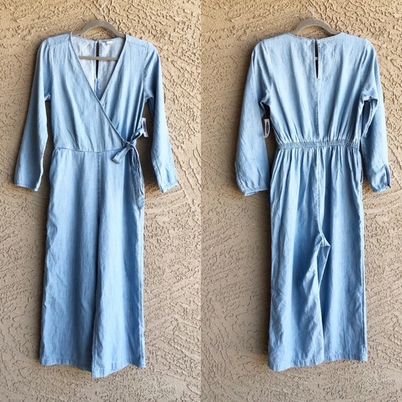 OLD NAVY ✨NWT✨ Chambray Cropped Wrap Jumpsuit - Picture 2 of 3